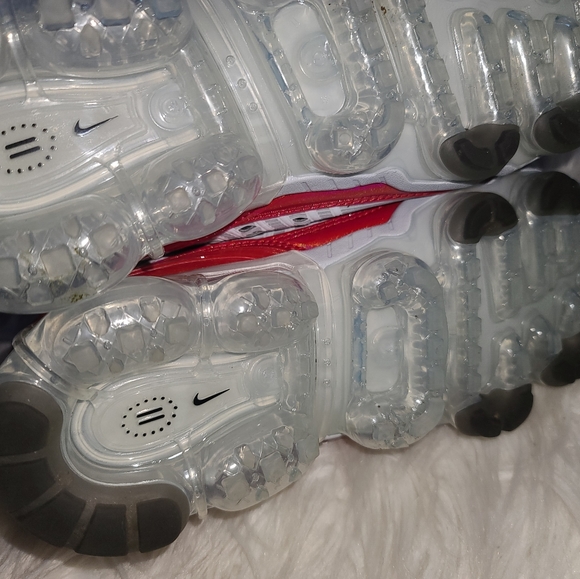 Sneakers - Picture 5 of 8